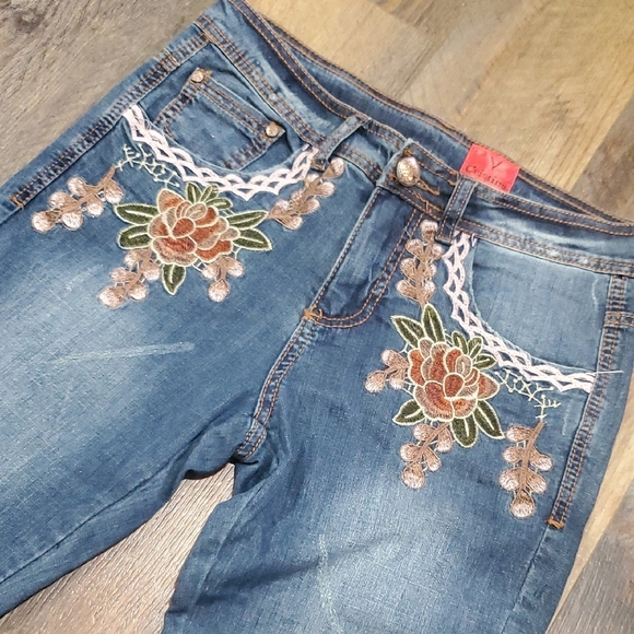 V Cristina Blue Skinny Jeans with Floral Embroidery - Picture 5 of 8